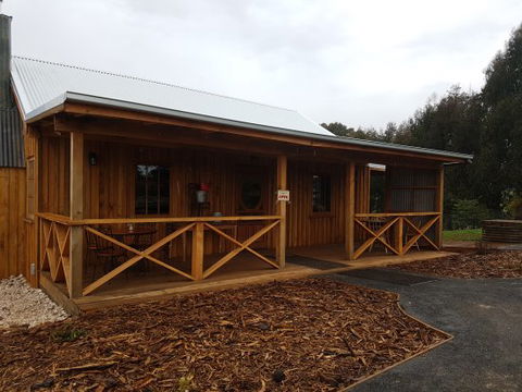 Thistle Hut - Accommodation Daintree 0