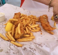 Birds Fish Bar - Bowen Fishermans Seafood Company PTY. LTD. - Accommodation Daintree