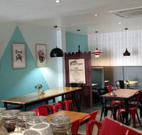 Chill Parlour Ayr - Accommodation Daintree