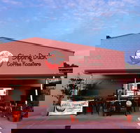 Sipping Duck Coffee Stratford - Accommodation Daintree