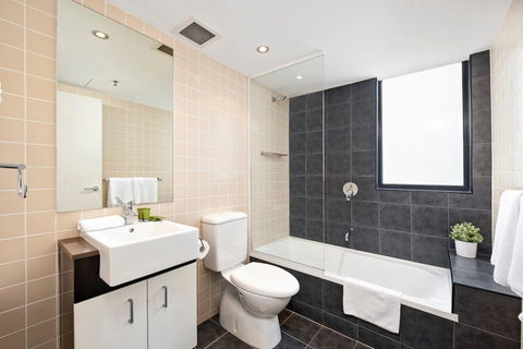 Astra Apartments Parramatta - Accommodation Daintree 7