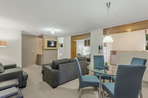 The Airport International Motel - Accommodation Daintree 7