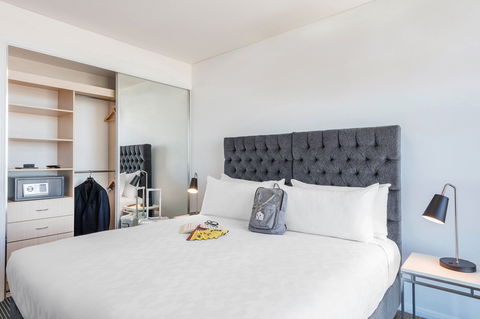 Meriton Suites Campbell Street - Accommodation Daintree 6