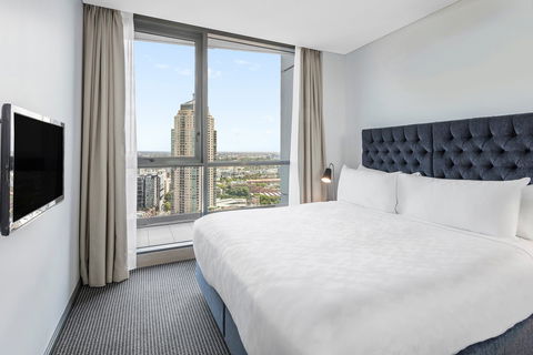 Meriton Suites Campbell Street - Accommodation Daintree 8