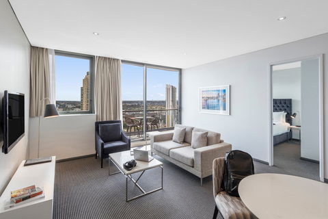 Meriton Suites Campbell Street - Accommodation Daintree 9