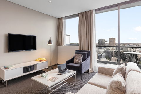 Meriton Suites Campbell Street - Accommodation Daintree 11