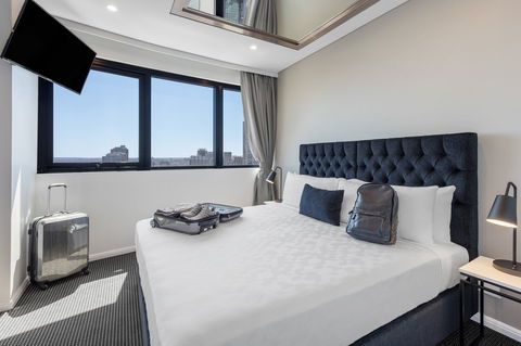 Meriton Suites Kent Street - Accommodation Daintree 3