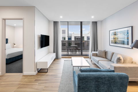 Meriton Suites Sydney Airport - Accommodation Daintree 13
