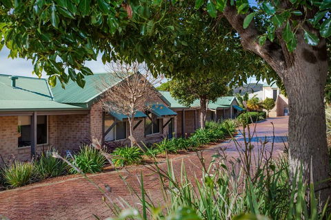 Quality Suites Banksia Gardens - Accommodation Daintree 0