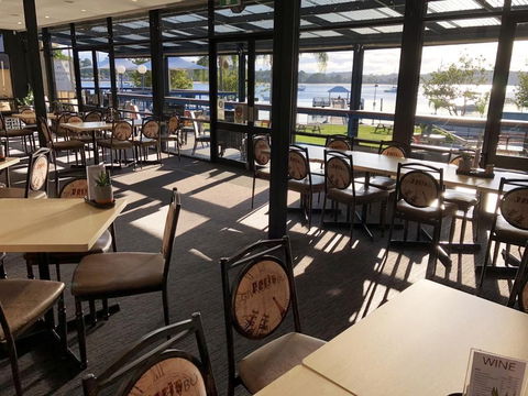 Mariners On The Waterfront - Accommodation Daintree 14