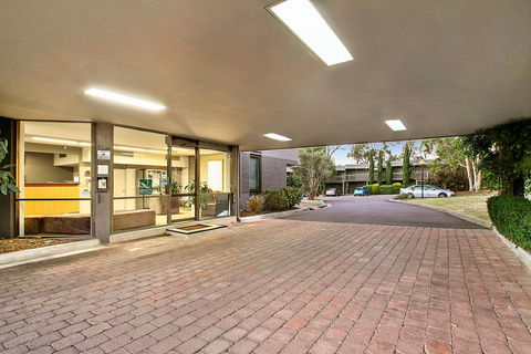 Knox International Hotel - Accommodation Daintree 0