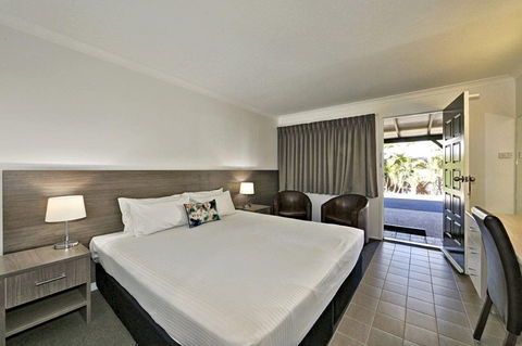 Smart Motels Bert Hinkler - Accommodation Daintree 1