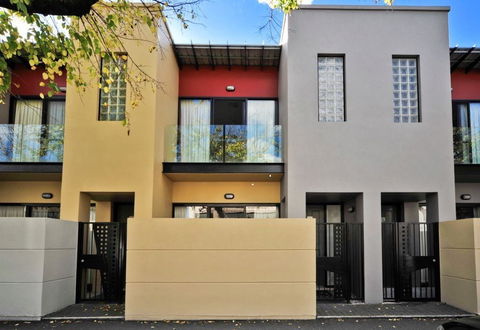 RNR Apartments, Adelaide - Accommodation Daintree 0