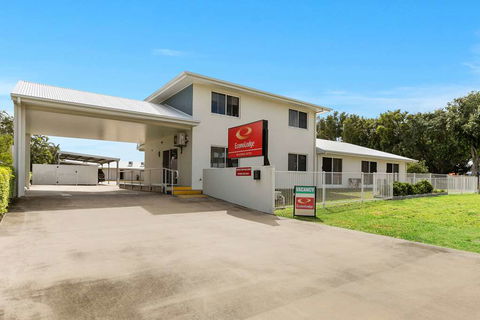 Econo Lodge Beachside - Accommodation Daintree 2