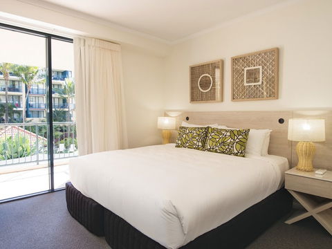 Oaks Seaforth Resort - Accommodation Daintree 0