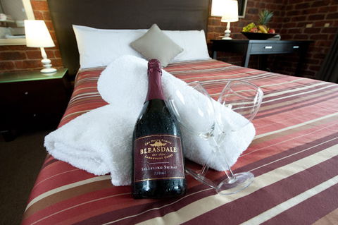 Admiral Motor Inn - Accommodation Daintree 2