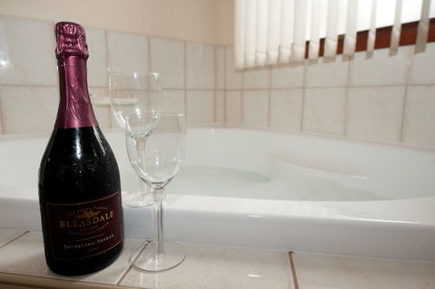 Admiral Motor Inn - Accommodation Daintree 4