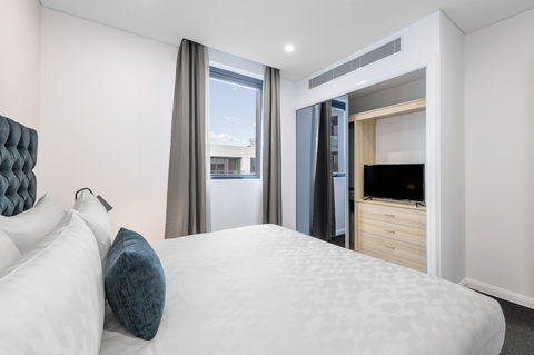 Meriton Suites Sydney Airport - Accommodation Daintree 12