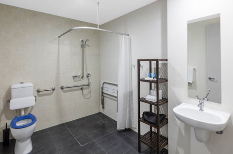 Meriton Serviced Apartments North Sydney - Accommodation Daintree 0