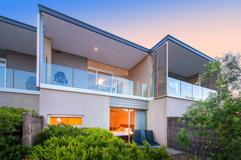 Smiths Beach Resort - Accommodation Daintree 1