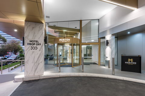 Meriton Suites Sydney Airport - Accommodation Daintree 2