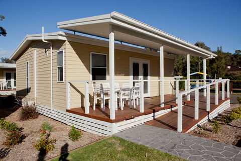 Ocean Beach Resort And Holiday Park - Accommodation Daintree 0
