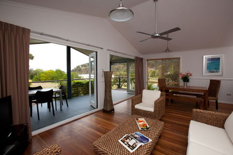 Ocean Beach Resort And Holiday Park - Accommodation Daintree 2