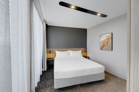 Vibe Hotel Canberra - Accommodation Daintree 34