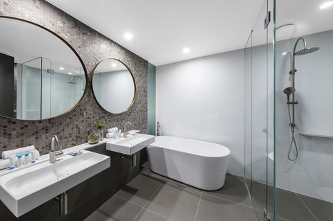 Vibe Hotel Canberra - Accommodation Daintree 5