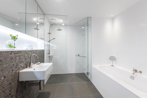 Vibe Hotel Canberra - Accommodation Daintree 9