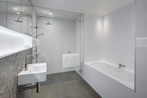 Vibe Hotel Canberra - Accommodation Daintree 32