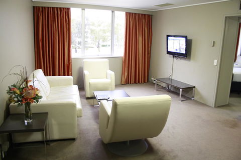 Pavilion On Northbourne - Accommodation Daintree 5