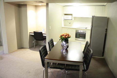 Pavilion On Northbourne - Accommodation Daintree 15
