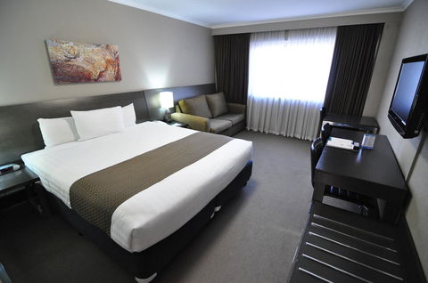 Pavilion On Northbourne - Accommodation Daintree 4