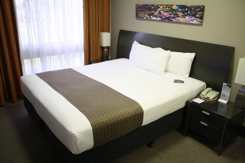 Pavilion On Northbourne - Accommodation Daintree 7