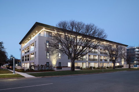 Knightsbridge Canberra - Accommodation Daintree 2