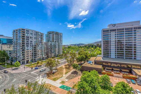 Spacious 1BR Stylish New Acton Apartment +Parking - Accommodation Daintree 18