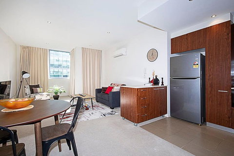Spacious 1BR Stylish New Acton Apartment +Parking - Accommodation Daintree 8