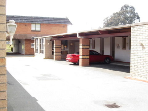 Canberra Lyneham Motor Inn - Accommodation Daintree 3