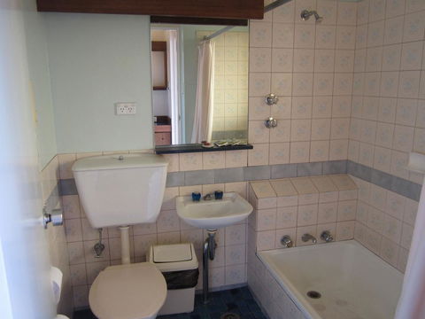 Canberra Lyneham Motor Inn - Accommodation Daintree 9