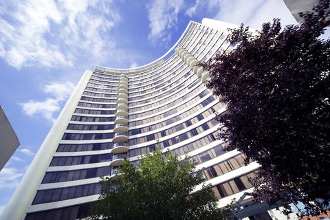 BreakFree Capital Tower Apartments - Accommodation Daintree 1