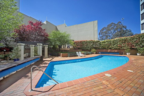 BreakFree Capital Tower Apartments - Accommodation Daintree 4