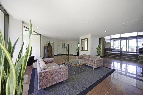 BreakFree Capital Tower Apartments - Accommodation Daintree 21