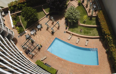 BreakFree Capital Tower Apartments - Accommodation Daintree 12