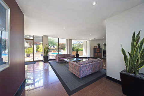 BreakFree Capital Tower Apartments - Accommodation Daintree 22