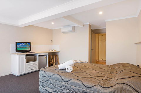 Heritage House Motel & Units - Accommodation Daintree 2