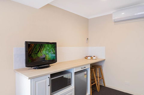 Heritage House Motel & Units - Accommodation Daintree 4