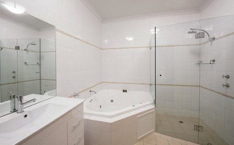 McCracken Country Club - Accommodation Daintree 26