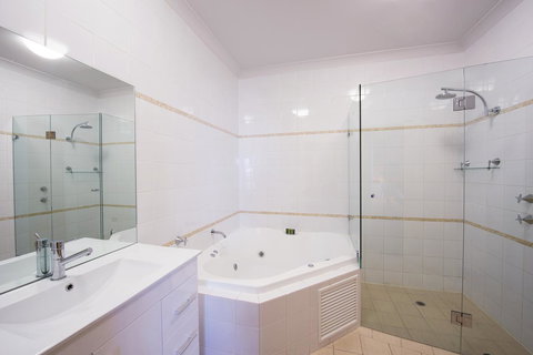 McCracken Country Club - Accommodation Daintree 30