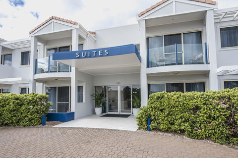 Marina Hotel - Accommodation Daintree 20